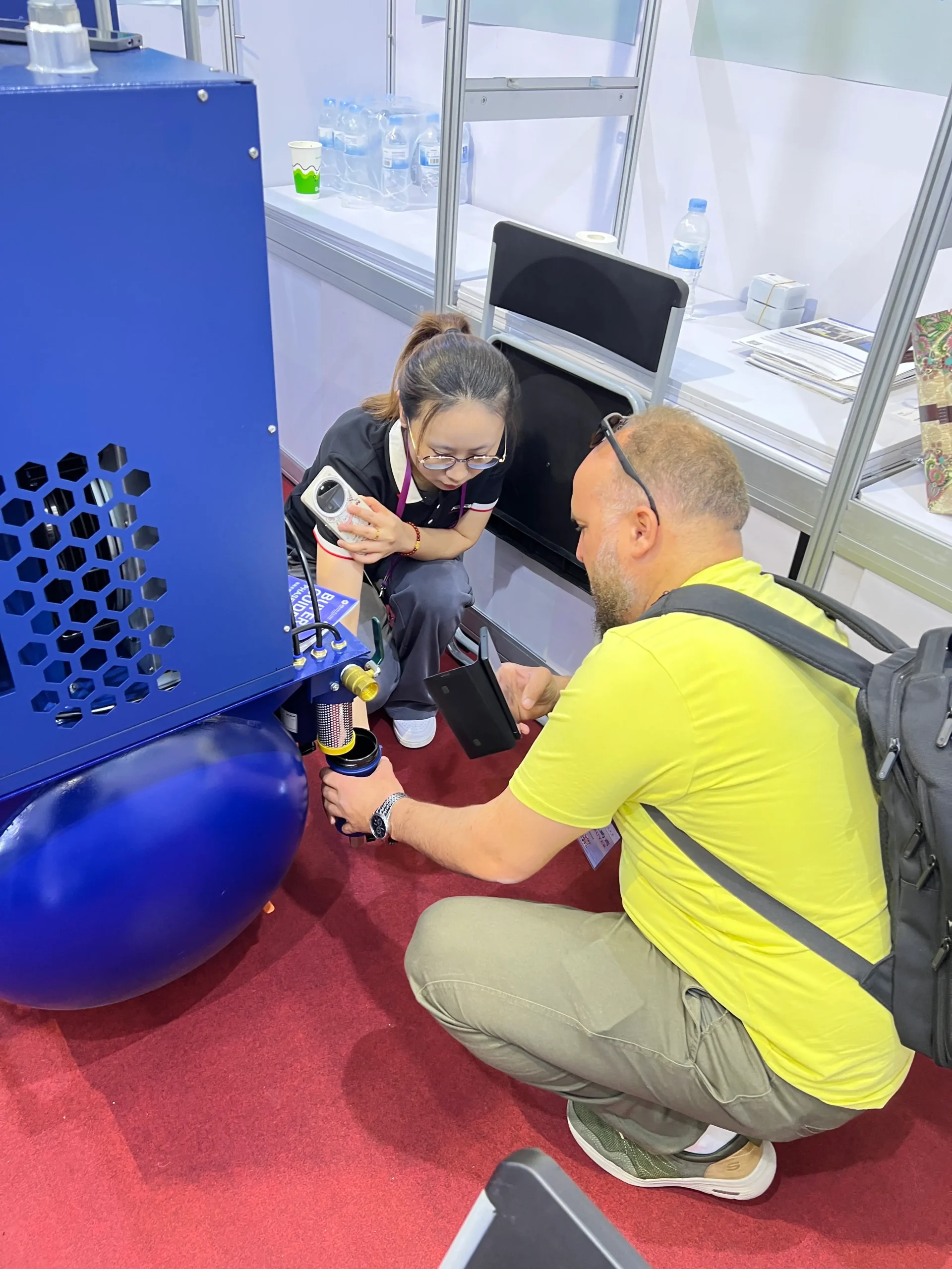 2025 137th Canton Fair +DHH+ DEHAHA Screw Air Compressor Factory-2